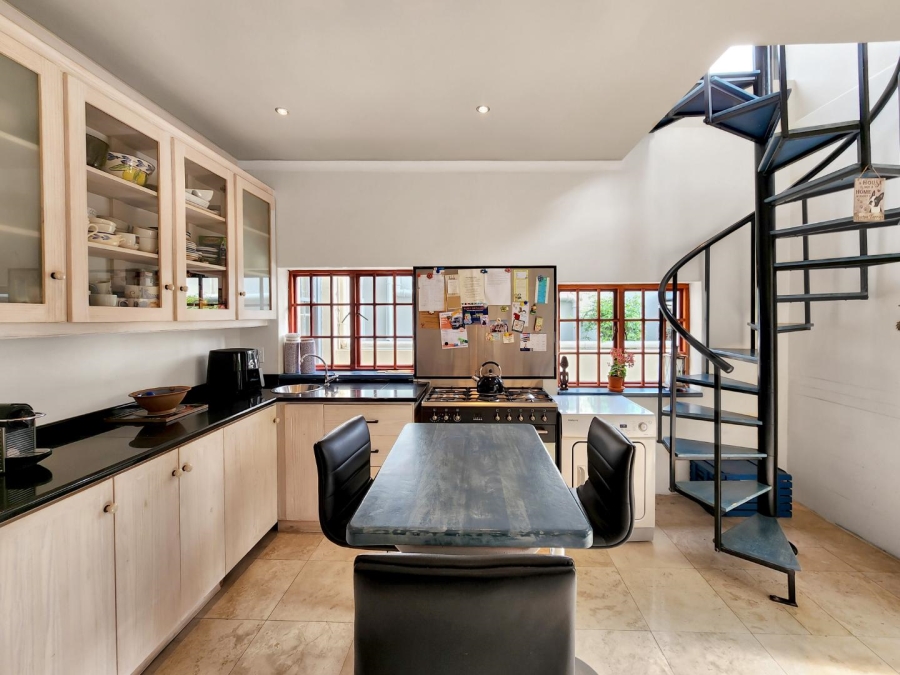 2 Bedroom Property for Sale in Sea Point Western Cape